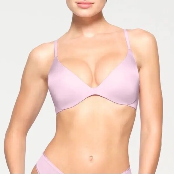 🌸SKIMS WIRELESS FORM SUPER PUSH UP PLUNGE BRA IN BABY PINK 30C - Picture 1 of 6